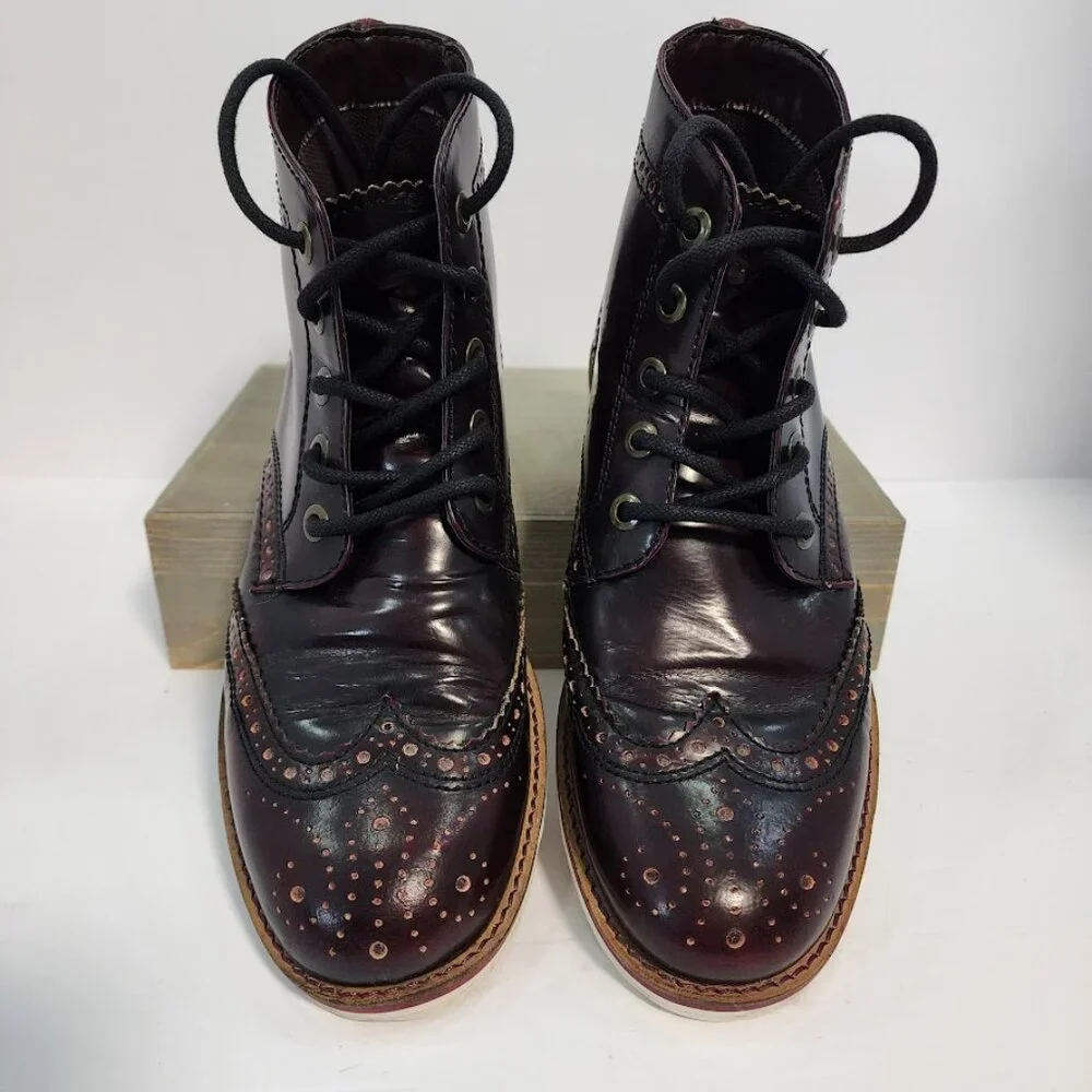 Crevo Men's Boardwalk Wing Tip Boot, Bordo Gloss Leather‎ Mens Size 9